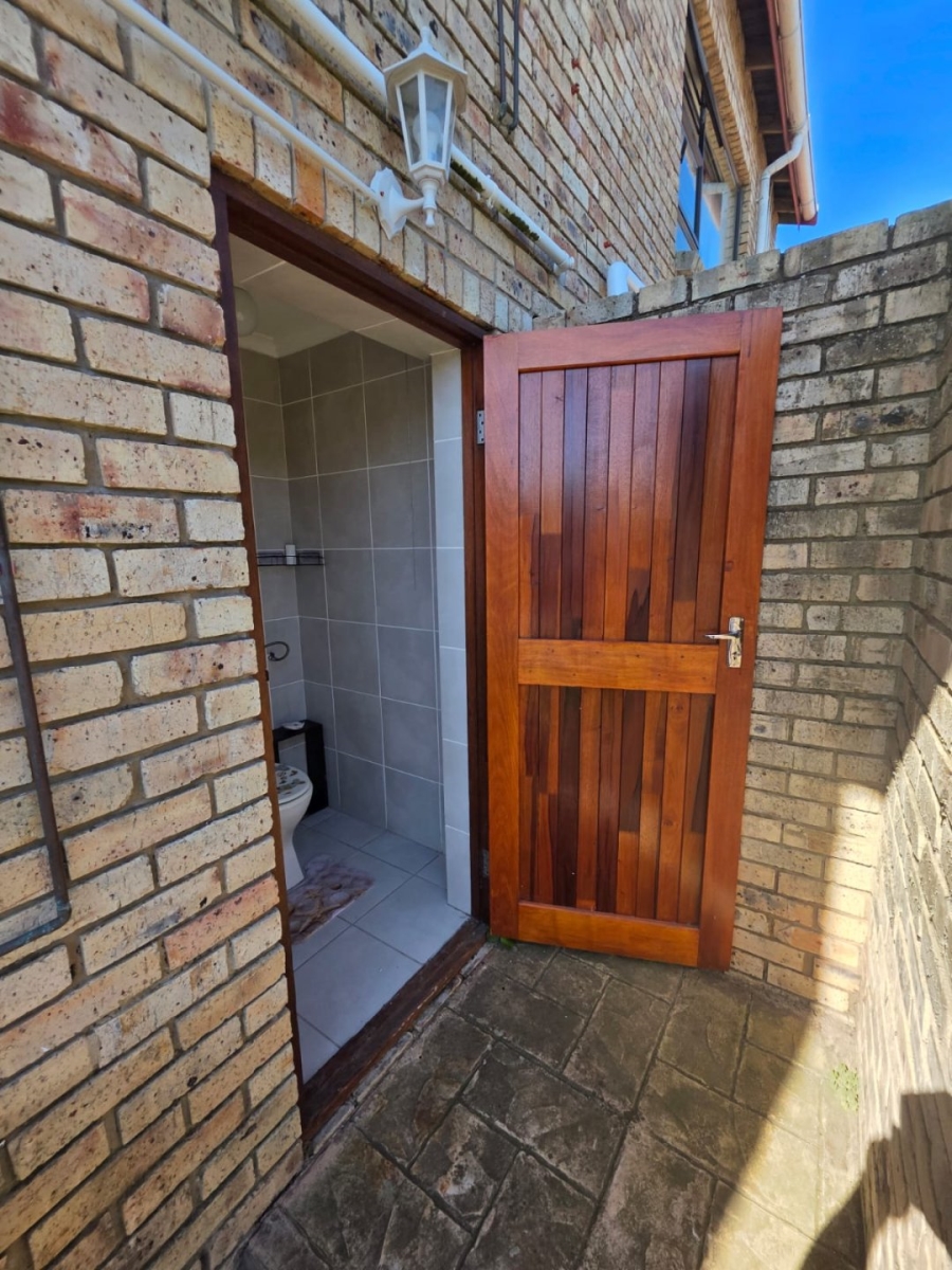 4 Bedroom Property for Sale in Aston Bay Eastern Cape